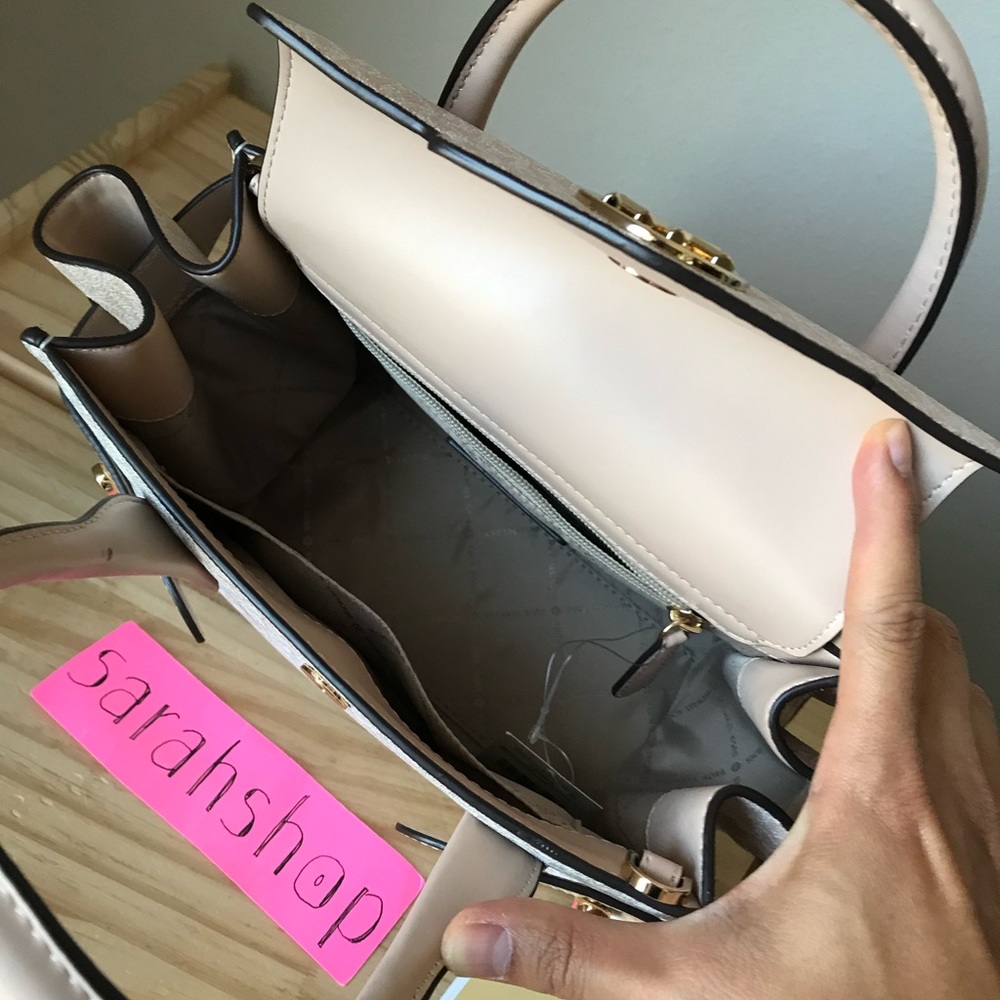 🌼Michael Kors Set - Picture 9 of 16